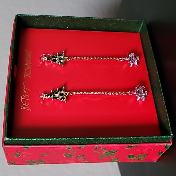 New! BETSEY JOHNSON Betsey's Holiday Christmas Tree Bow Drop Earrings. - Picture 5 of 10